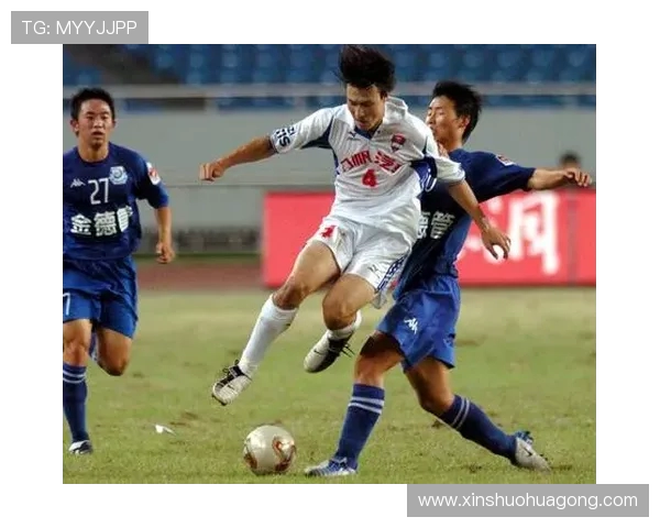 重庆篮球队防守策略分析与比赛表现的得失评估