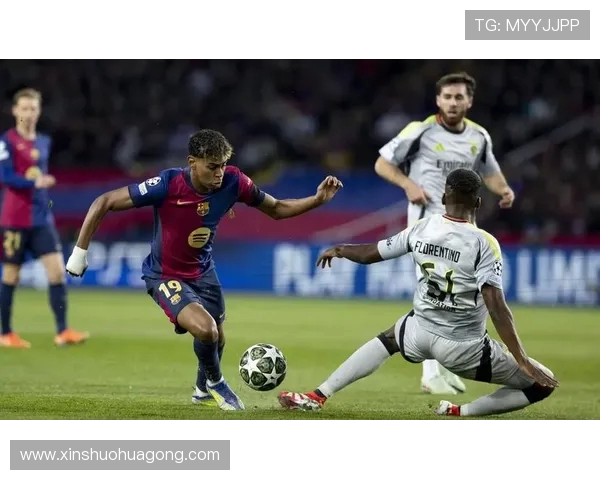 巴黎与巴萨的对决:足球盛宴中的战术较量与明星对抗 巴黎与巴萨的对决:足球盛宴中的战术较量与明星对抗